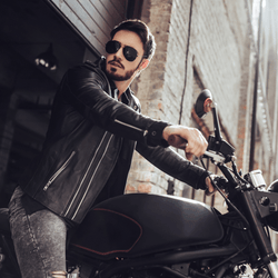 フェロモンやば 女がイチコロな 色っぽい男 の特徴4つ モデルプレス