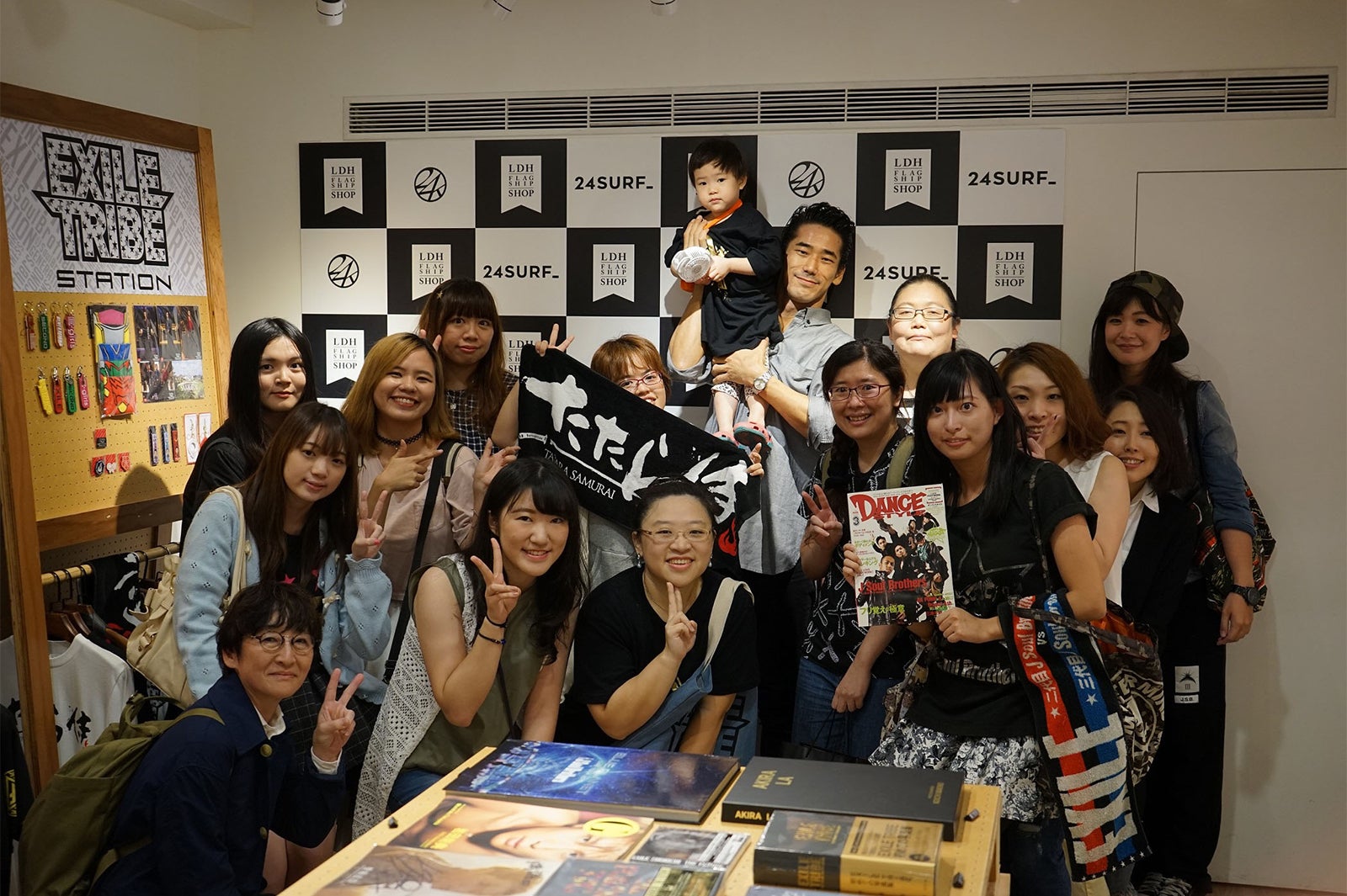 EXILE小林直己、ファンから逆サプライズ「想像もしていなかった」 世界・佐藤大樹と“一日店長”に