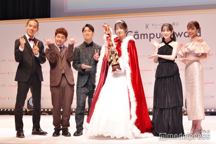 (左から)都築拓紀、後藤拓実、石橋遼大、藤井珠生さん、堀未央奈、岡副麻希(C)モデルプレス