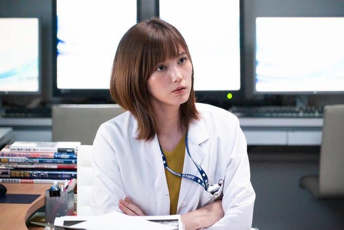 本田翼/「ラジエーションハウス特別編~旅立ち~」より(C)フジテレビ