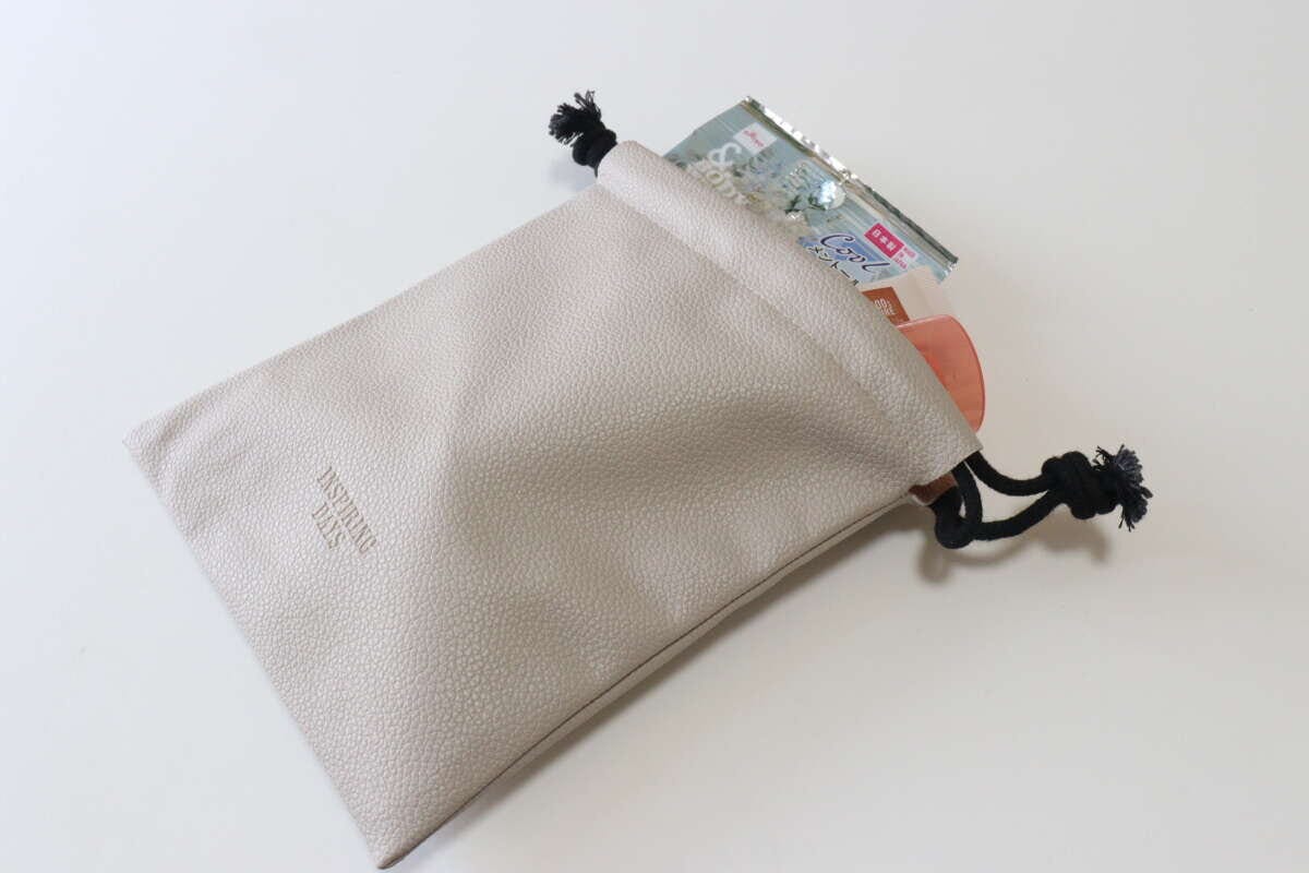 フェイクレザー巾着　使用例