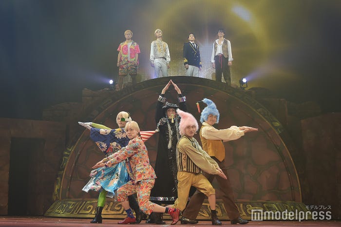 輝くA.B.C-Z、5starsポーズを決める少年忍者/A.B.C-Z「ABC座2024『大金星(BIG VENUS) ~時代(とき)を超えて~』」ゲネプロより(C)モデルプレス