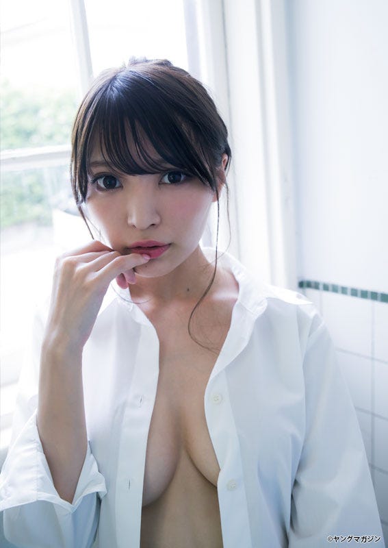 似鳥沙也加(C)桑島智輝/ヤングマガジン