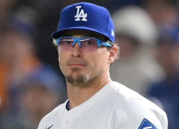 ドジャース キケ・ヘルナンデスが第2子誕生を公表 キュートな長女・ペネロペちゃんがキスするシーンも ド軍ファミリーが祝福 コメントは3000件超に