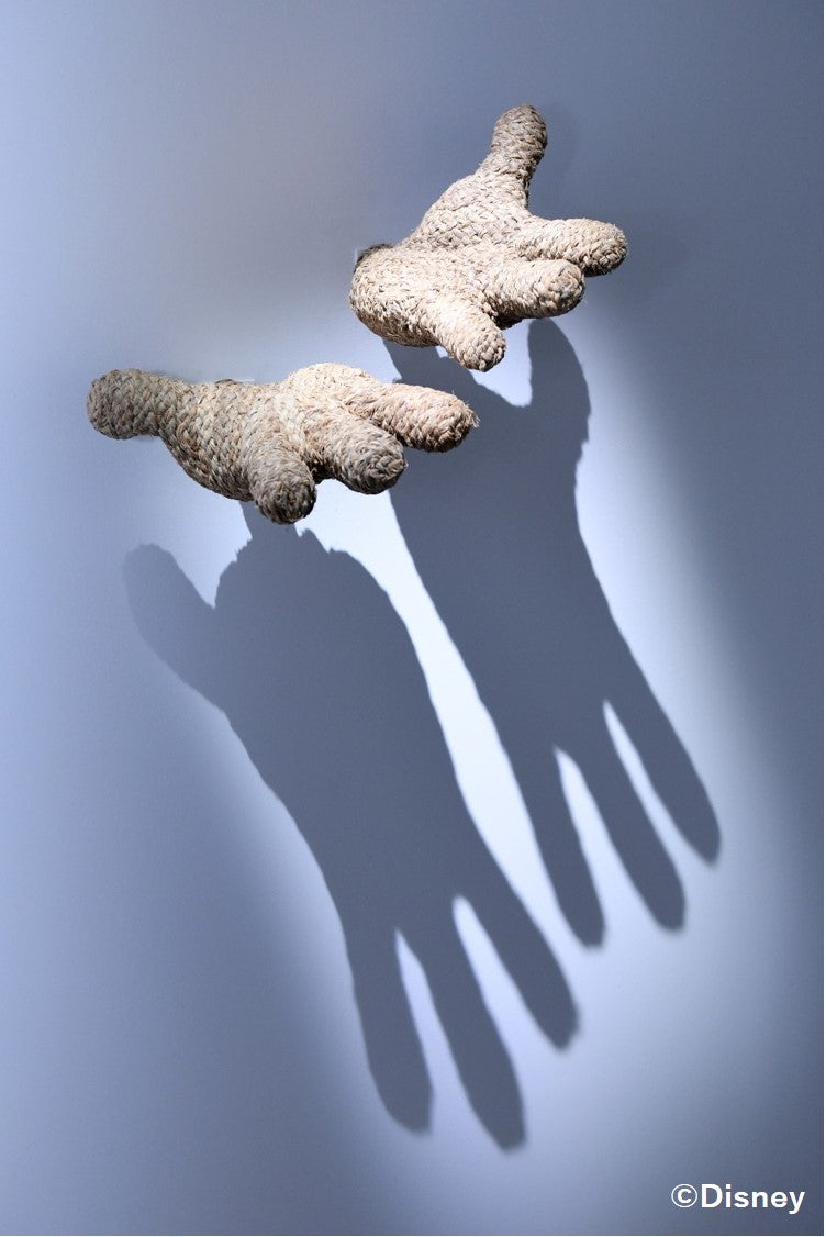 Javier Sanchez Medina ”Studio for Mickey’s hands”（C）Disney