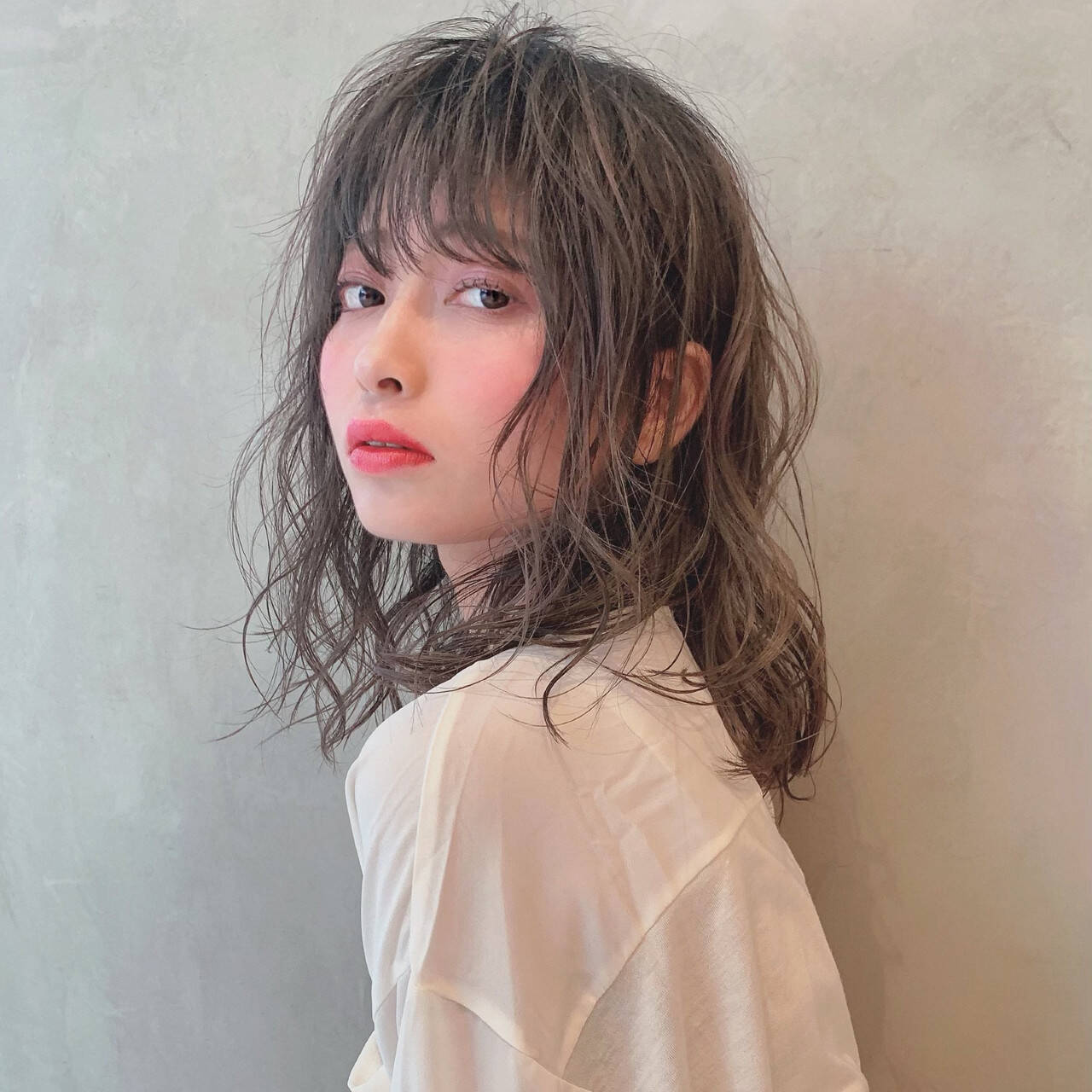 巻き方ひとつで楽しみ方倍増 3つの 巻き髪 を習得しよう モデルプレス