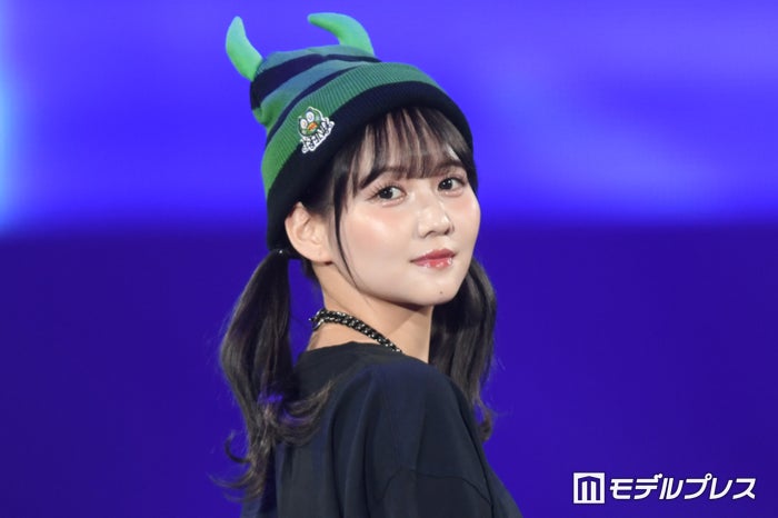 佐藤ノア、地元・札幌への凱旋に「ほっこりしました」ルーズソックスで美脚際立つ【札幌コレクション2024SS】