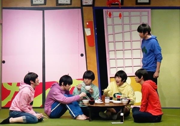 『おそ松さん on STAGE～SIX MEN’S SHOW TIME～』ゲネプロにて（C）赤塚不二夫／「おそ松さん」on STAGE製作委員会2016