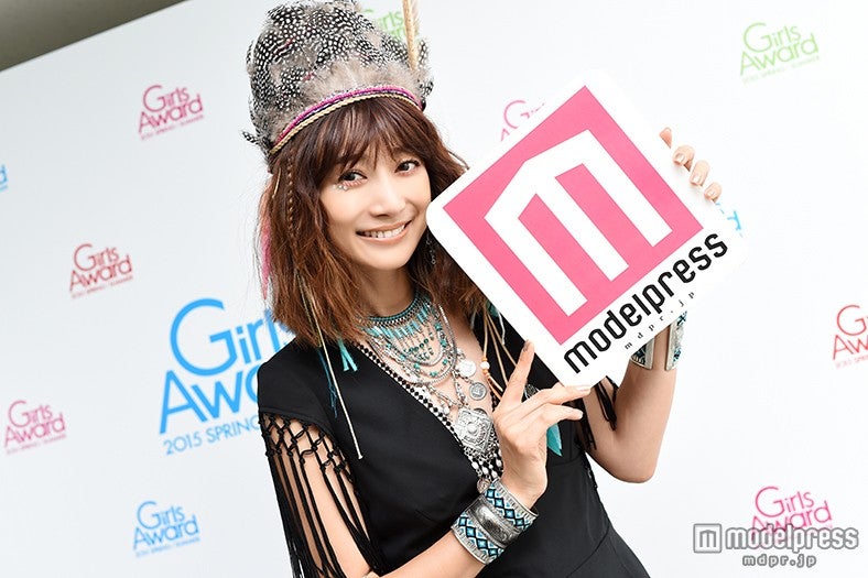 ヨンア／インタビューは、ファッション＆音楽イベント「GirlsAward 2015 SPRING／SUMMER」のバックステージにて実施。