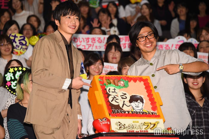 田中圭、瑠東東一郎監督(C)モデルプレス