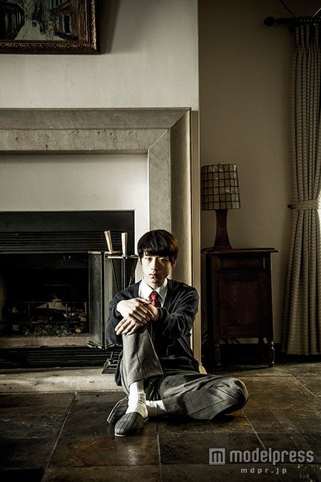 坂口健太郎／（C）映画「at Home」製作委員会