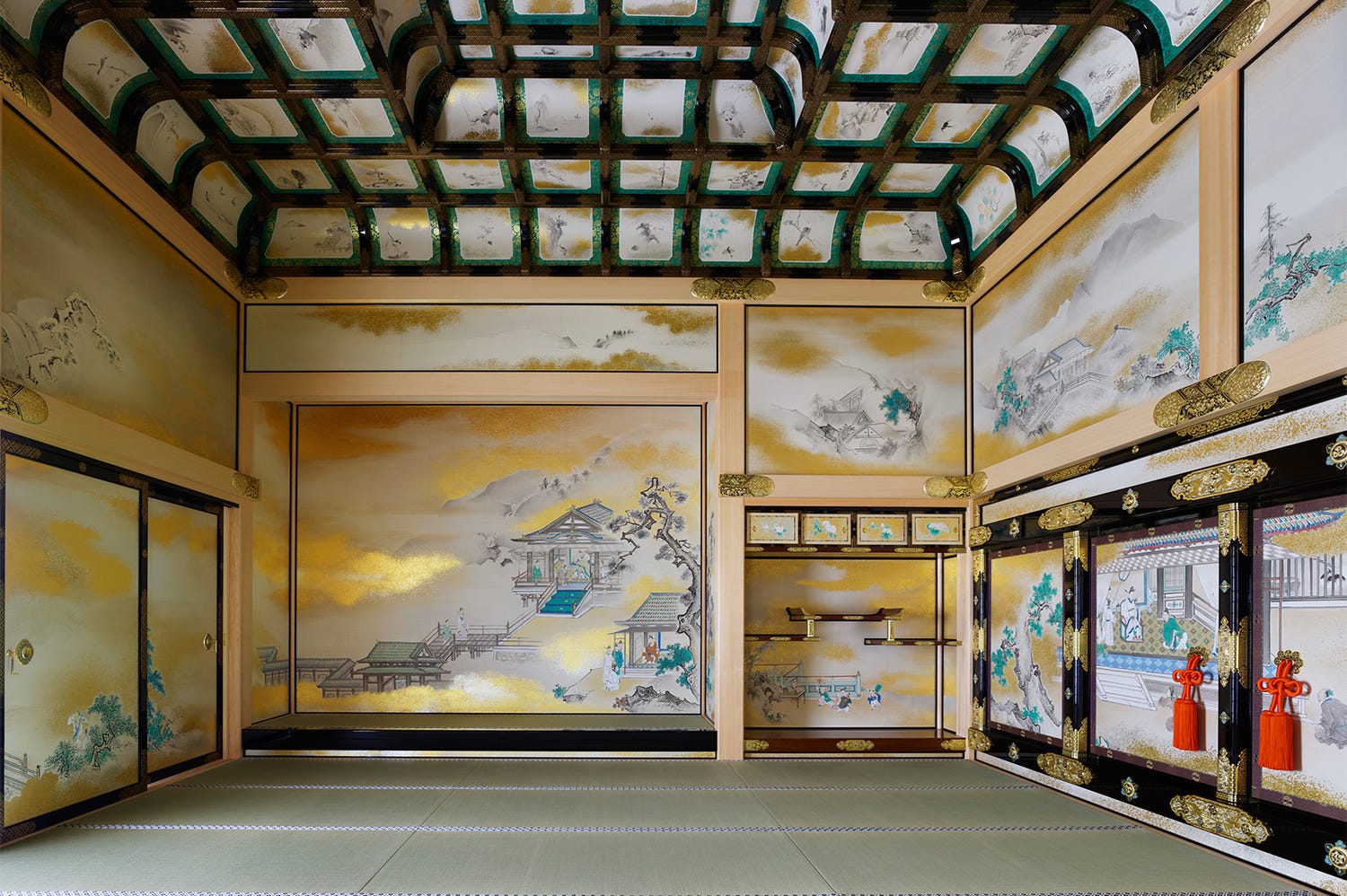 「名古屋城本丸御殿」全面公開、400年前の姿を完全復元 新名所「金シャチ横丁」にも注目