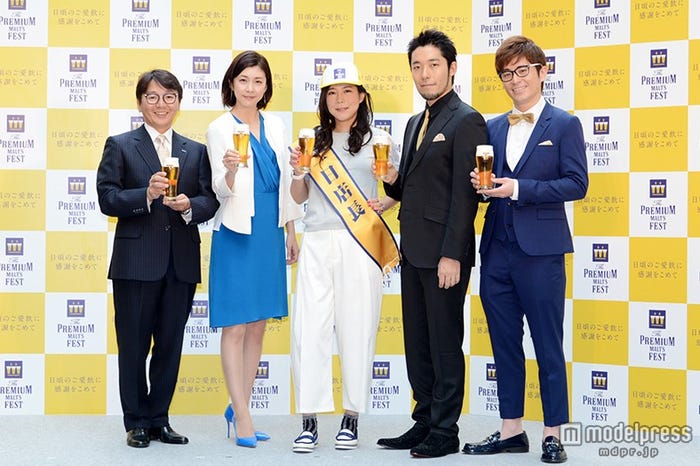 (左から)水谷徹社長、竹内結子、椿鬼奴、中田敦彦、藤森慎吾