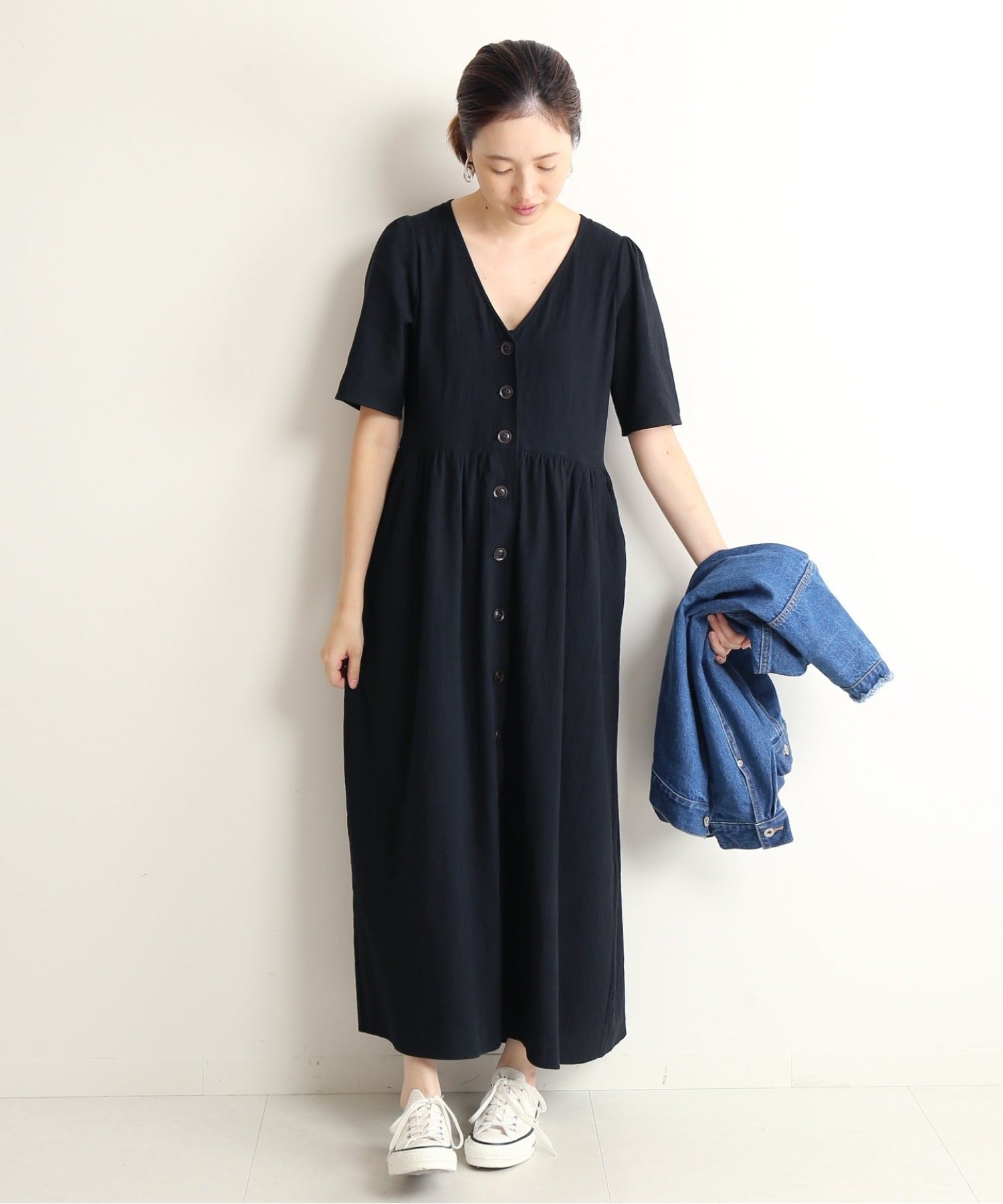 お洒落に差をつけろ 夏はあえての ロング黒ワンピ がハイセンスすぎる モデルプレス お洒落に差をつけろ 夏はあえての ロング黒ワンピ がハイセンスすぎる モデルプレス