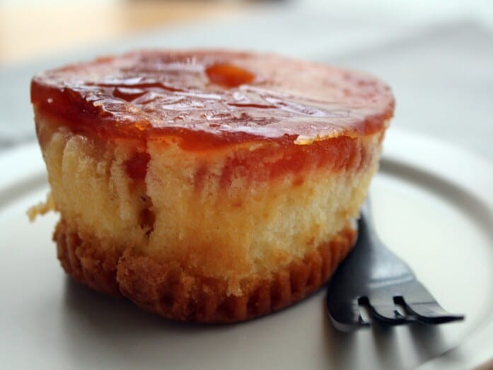 リンゴは、ほんのりビターな味わい