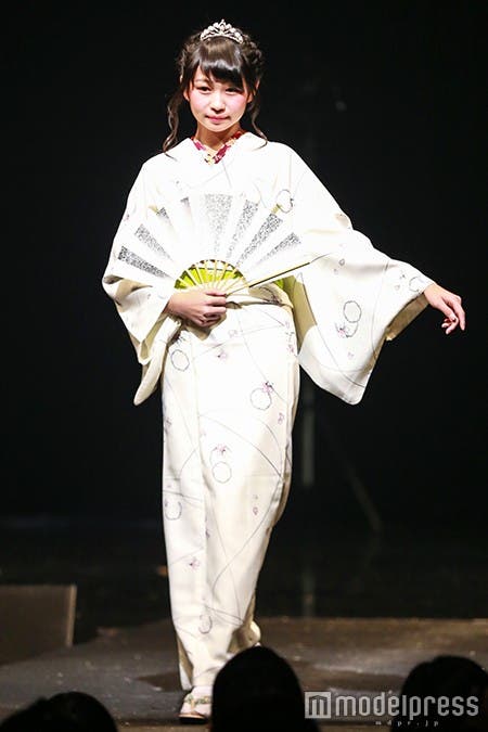 着物レンタル京小町ステージの様子