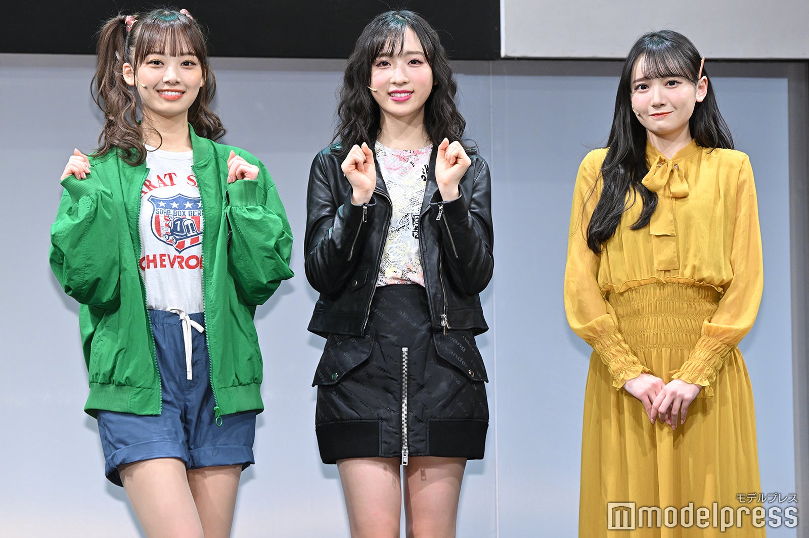 濱岸ひより、小栗有以、鈴木瞳美（C）モデルプレス