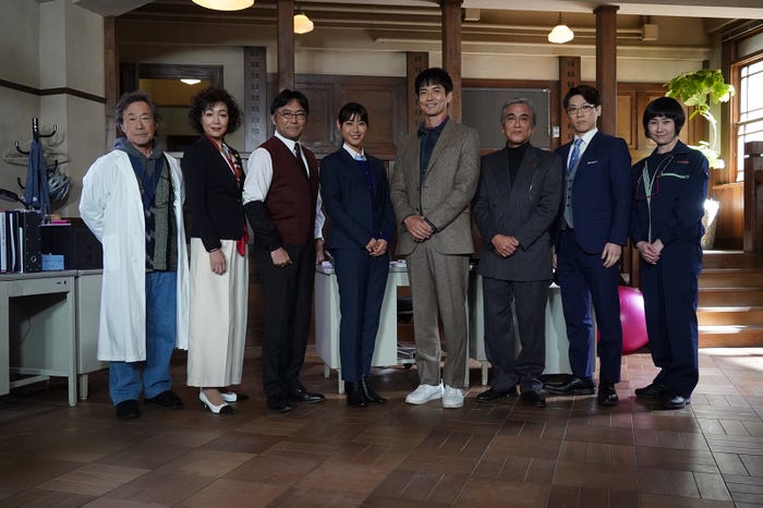 武田鉄矢、財前直見、渡辺いっけい、瀧本美織、沢村一樹、寺島進、横山だいすけ、猫背椿 (C)テレビ朝日