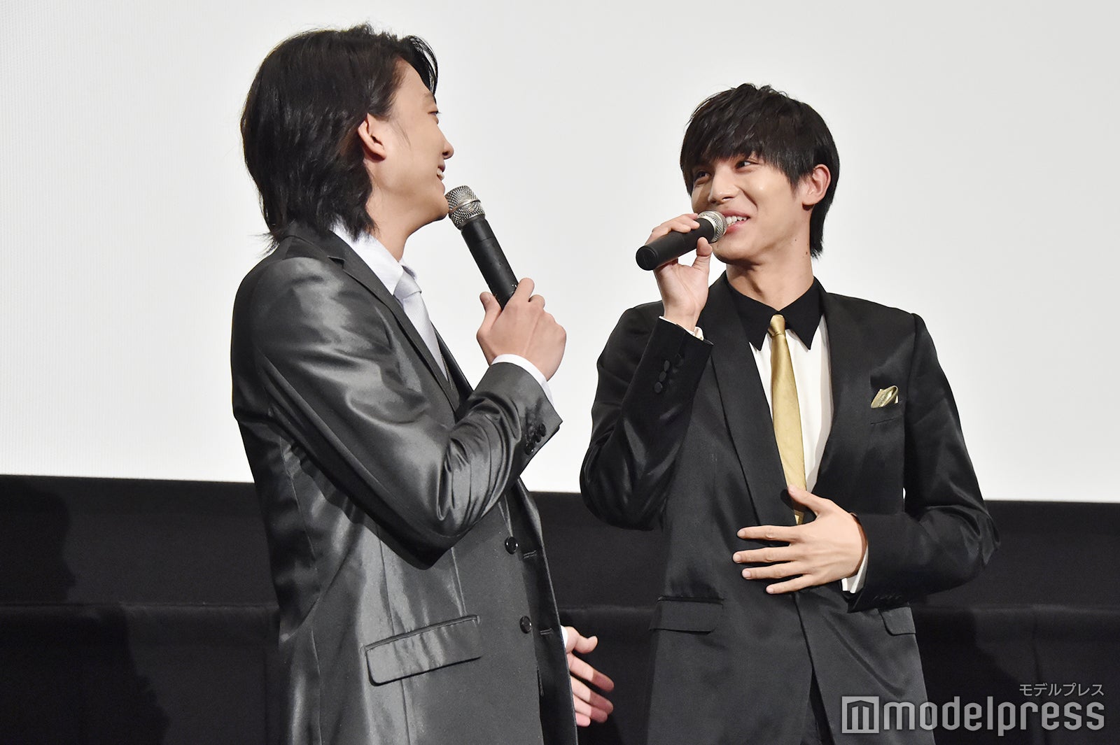 （左から）伊藤健太郎、中川大志 （C）モデルプレス