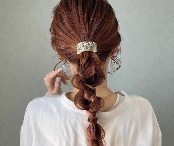 不器用さんでもすぐできる 梅雨のロングヘア 大人の簡単ヘアアレンジ3選 モデルプレス