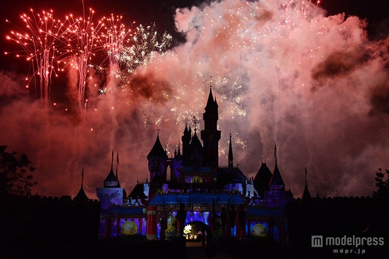 新しい花火のショー「ディズニー・イン・ザ・スターズ」スペシャルバージョン