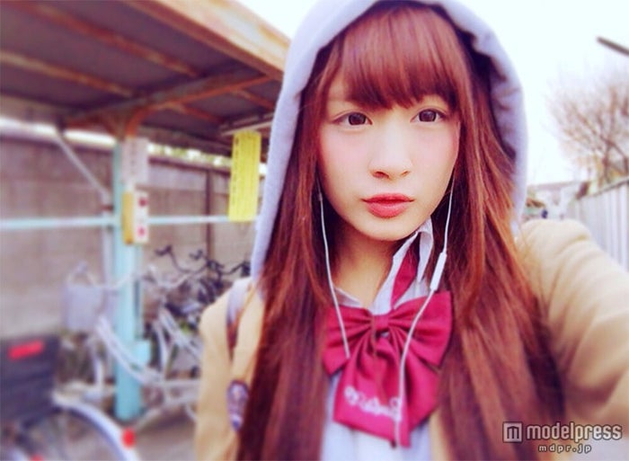 注目の人物 澤田汐音 モデル 女優 バンドボーカルの活動がネットで話題 モデルプレス