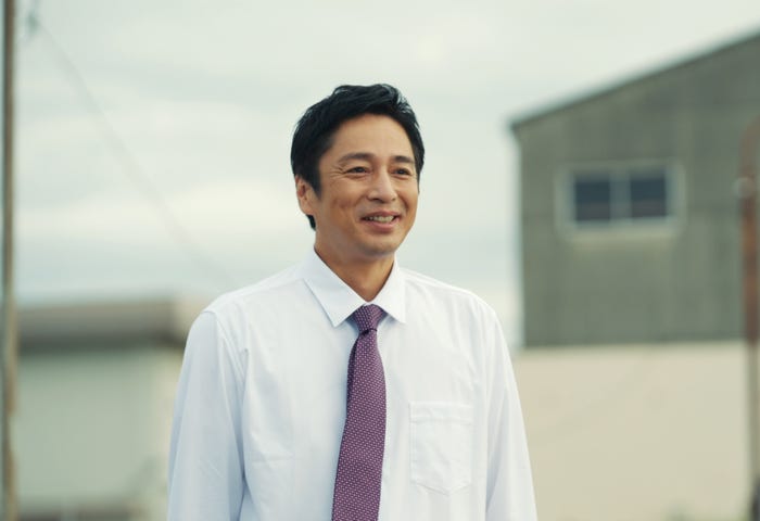 徳井義実(C)2022『凪の島』製作委員会