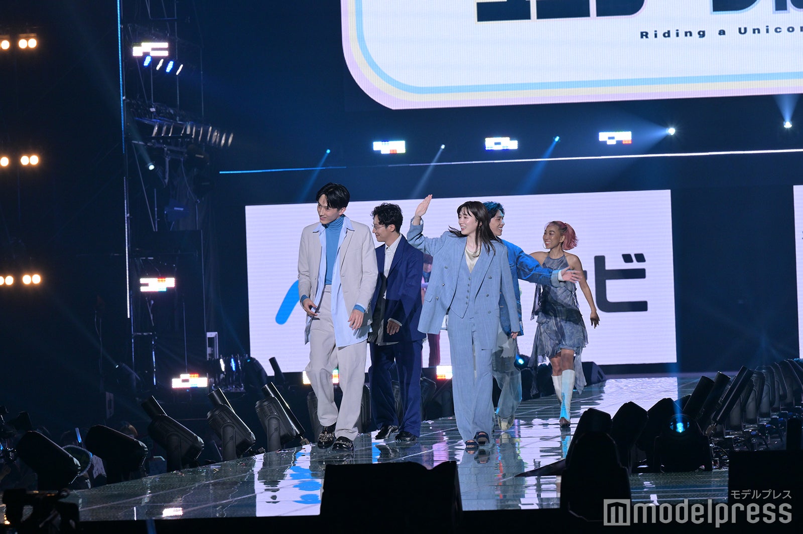 「ユニコーンに乗って」コラボステージの様子（C）モデルプレス
