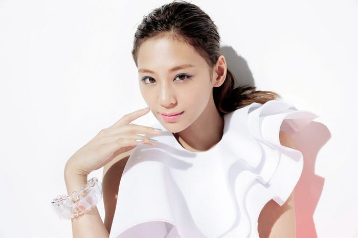 新月9ドラマ『突然ですが、明日(あした)結婚します』で主演をつとめる西内まりや