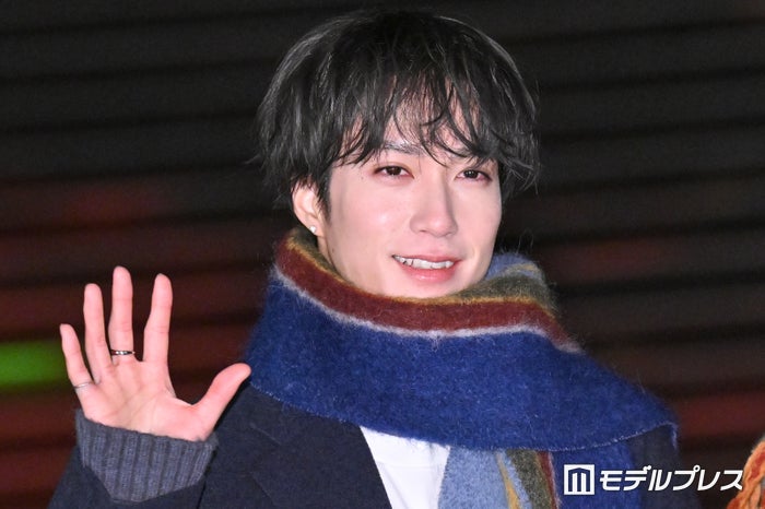 THE RAMPAGE藤原樹、オフ感溢れるタンクトップ姿にファン悶絶「需要ありすぎ」「彼女目線の写真が最高」