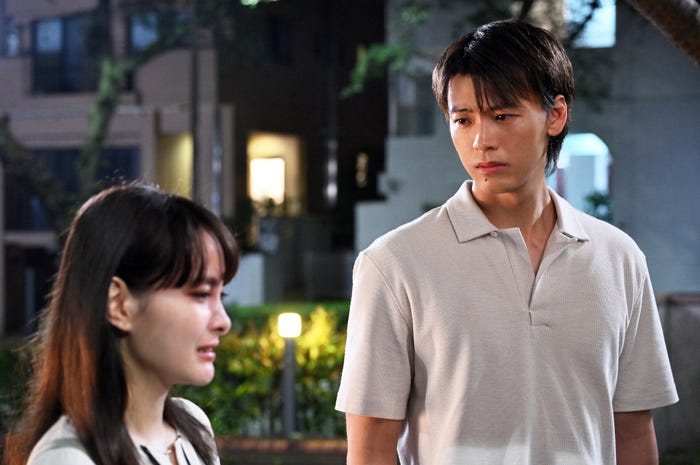 葵わかな、竹内涼真(C)TBS