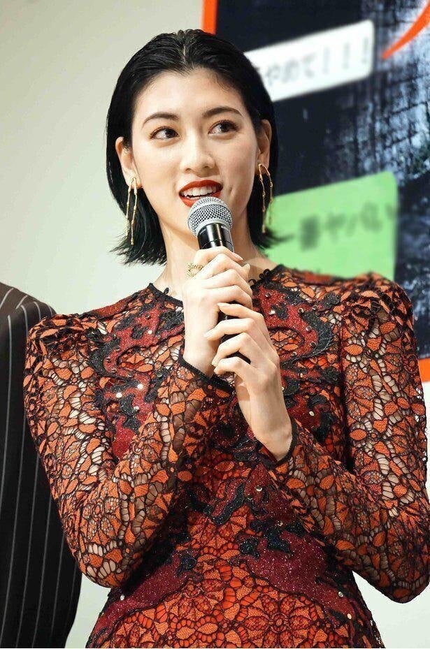 三吉彩花 25歳誕生日を報告 美デコルテ あらわなワンピース姿を公開 どんどん美しくなる スタイルの良さ本当モチベ モデルプレス