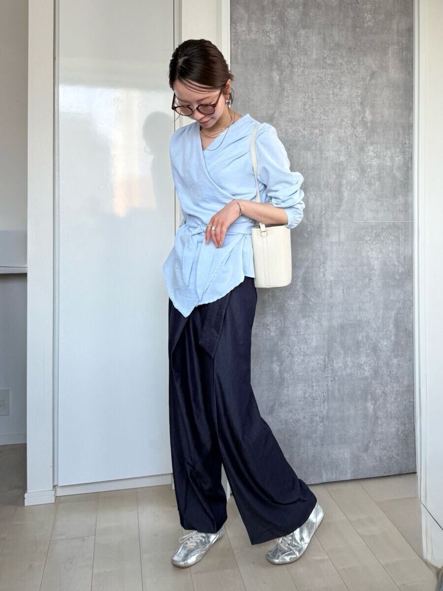 PLST　ストレッチレーヨンラップパンツ　ネイビー　ブルートップスコーデ