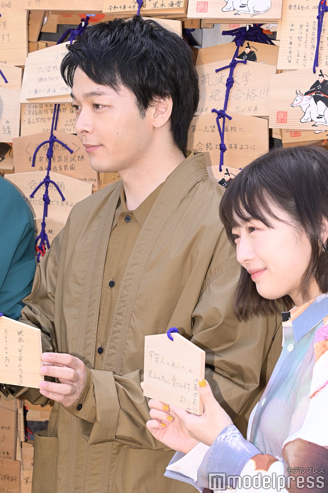 中村倫也、伊藤沙莉（C）モデルプレス