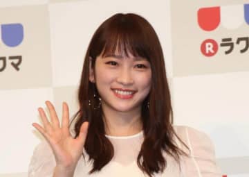 川栄李奈の前髪がない デコ出しショットに絶賛の声 パッと見別人 可愛すぎる モデルプレス 川栄李奈の前髪がない デコ出しショットに絶賛の声 パッと見別人 可愛すぎる モデルプレス
