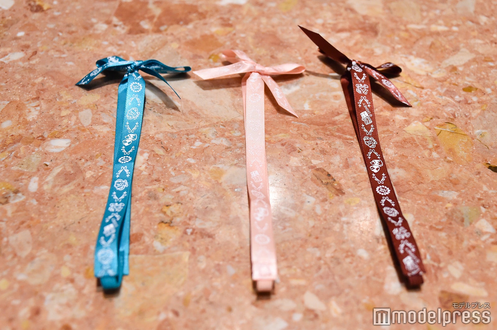 リボンのデザインも選ぶことができる （C）モデルプレス（C）Disney