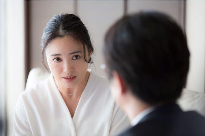 仲間由紀恵/ドラマ「明日の約束」第1話より(画像提供:関西テレビ)