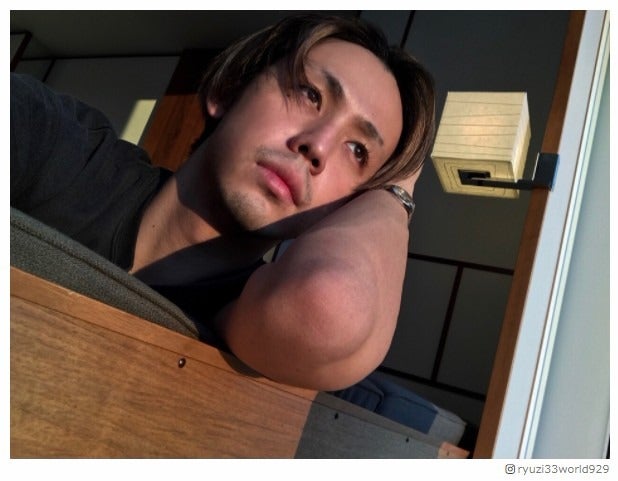 りゅうちぇる、ヒゲ×すっぴんショットが別人級のイケメンぶり「ワイルドでかっこいい」「誰かと思った」