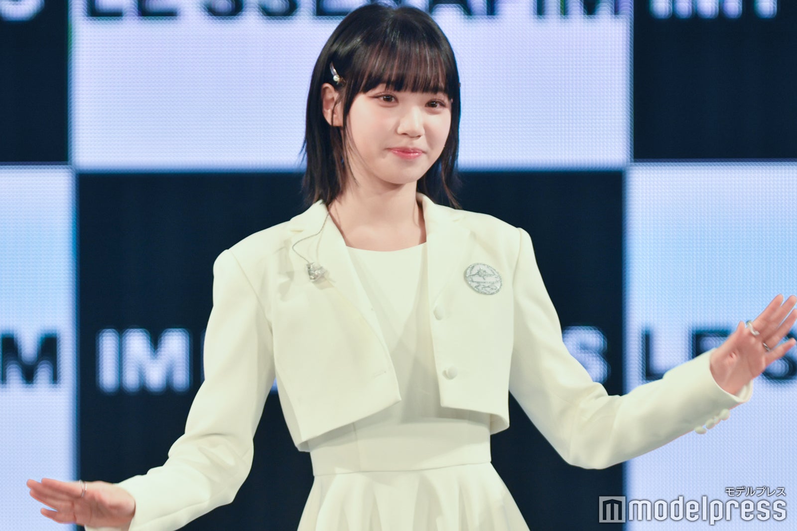 SAKURAのコメントに「エビおいしい」と返したCHAEWON （C）モデルプレス