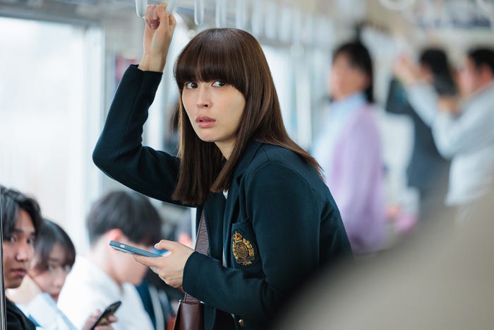 広瀬アリス「なんで私が神説教」第1話(C)日本テレビ