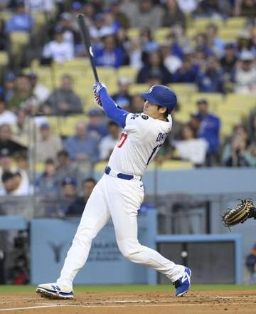 大谷翔平V打 24年サイ・ヤング賞のセール撃ち ロバーツ監督「明日のショウヘイにも手ごたえ」