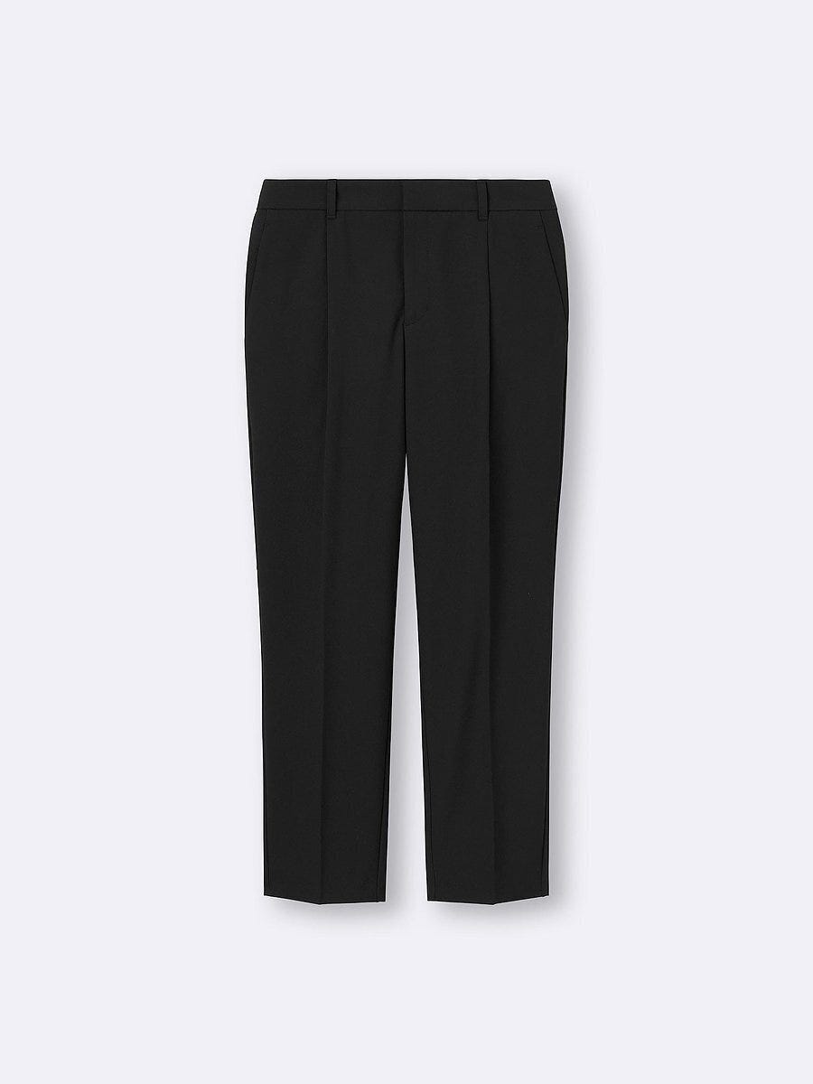 GUのウォッシャブルテーパードパンツ