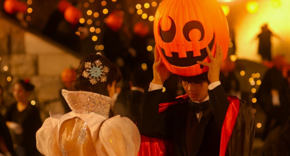 中条あやみ、佐野勇斗（C）2018 映画「3D彼女　リアルガール」製作委員会　（C）那波マオ／講談社