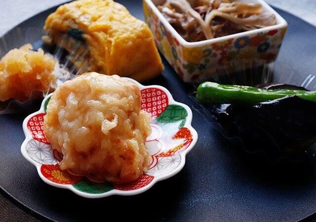 ダイソー　深月レンジ食器（丸皿、21cm、黒）　使用例