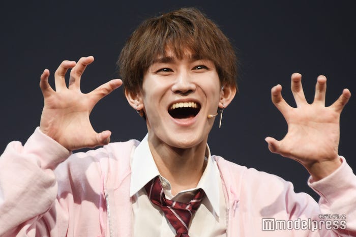 普通に自己紹介してしまい「Lじゃないよ、Rだよ!ライオンじゃないよ、リオンだよ!」と訂正した大内リオン(C)モデルプレス