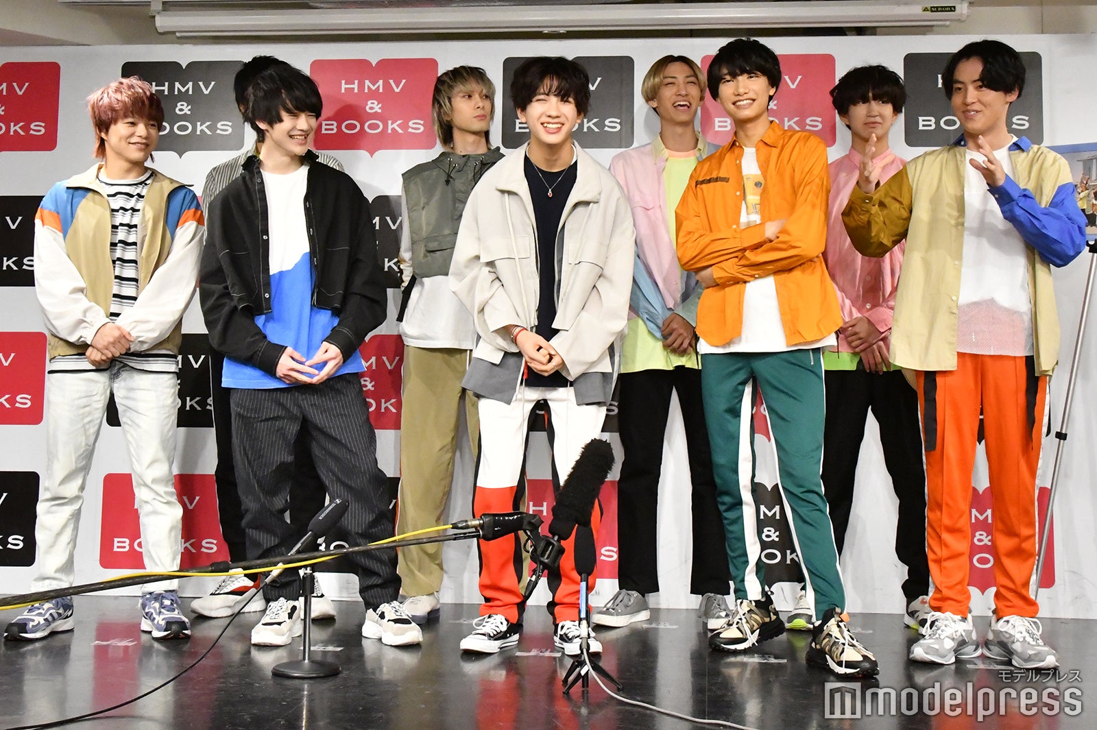 SUPER★DRAGON／（左から）志村玲於、飯島颯、伊藤壮吾、ジャン海渡、田中洸希、古川毅、柴崎楽、池田彪馬、松村和哉（C）モデルプレス