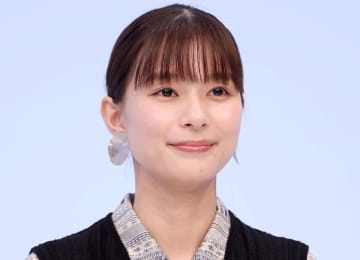 芳根京子「さえちゃん納め」 仲良し美人女優と「ブレッブレでかわいい笑笑」2ショット「きょんさえ待ってました」