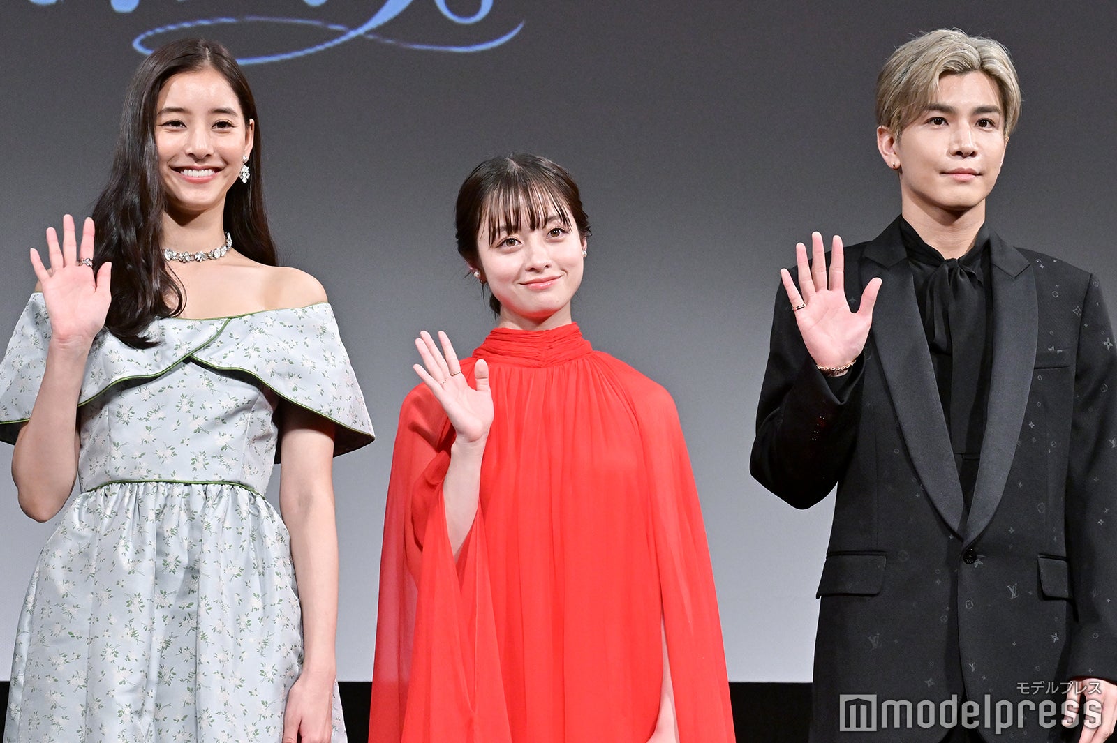 橋本環奈＆新木優子「ママ友的な」会話で盛り上がる　岩田剛典は福田組参加に「これでいいのかな」＜赤ずきん、旅の途中で死体と出会う。＞