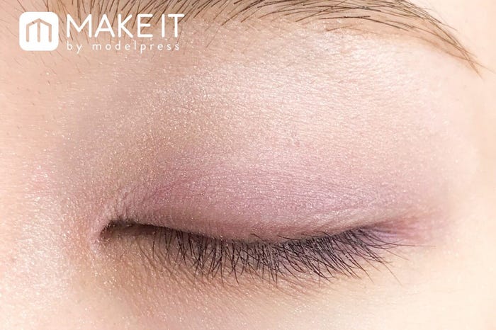 セザンヌ/エアリータッチシャドウ/05 スミレブラウン 使用 (C)メイクイット