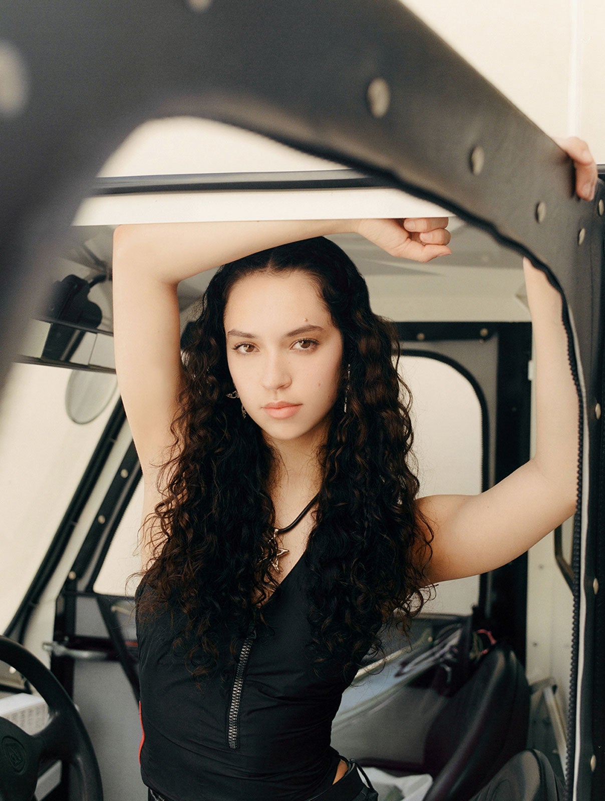 Daniela（C）HYBE x Geffen Records